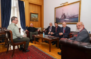 The Chief of HNDGS meets the organisers of DEFEA