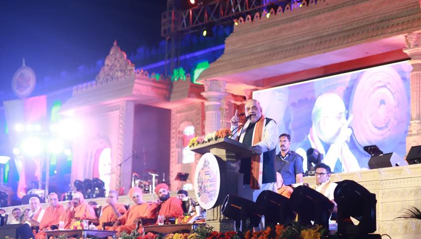 Union Home Minister and Minister of Cooperation, Shri Amit Shah unveils the statues of Lord Basaveshwara and Nadaprabhu Kempegowda in Bengaluru, Karnataka